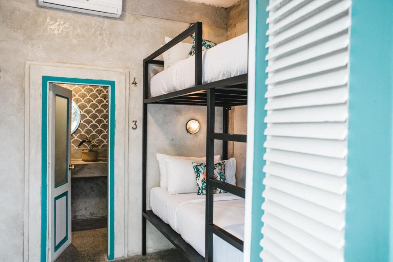 Kosta Hostel Seminyak Ngoại thất bức ảnh